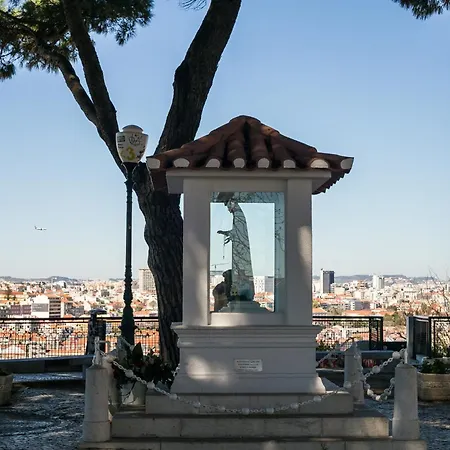 Appartement Happy - With A View, Private Terrace & Ac Lissabon