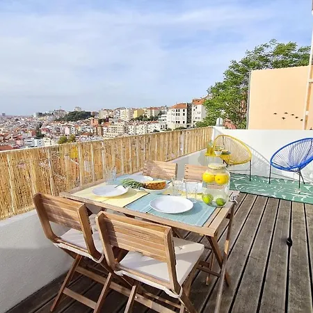 Happy - With A View, Private Terrace & Ac リスボン