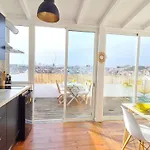 Happy - With A View, Private Terrace & Ac