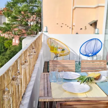 아파트 Happy - With A View, Private Terrace & Ac 리스본