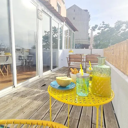 아파트 Happy - With A View, Private Terrace & Ac