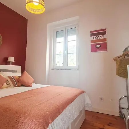 Happy - With A View, Private Terrace & Ac Apartament Lizbona