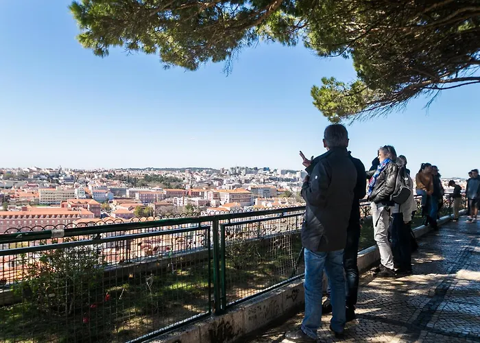Happy - With A View, Private Terrace & Ac Appartement Lissabon